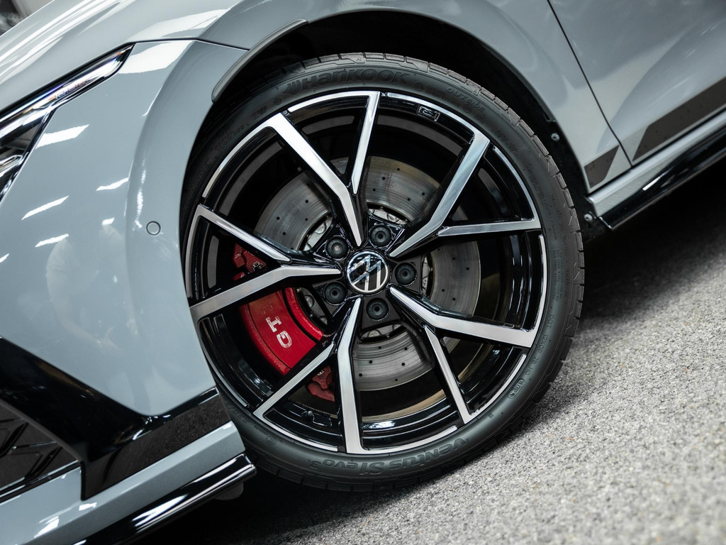 55499034-2.jpg